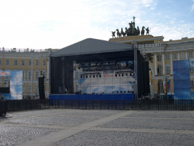 Сцена с крышей 20м х 14м
