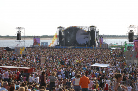Ready-made stage with roof Giant ARC 20m x 16m 